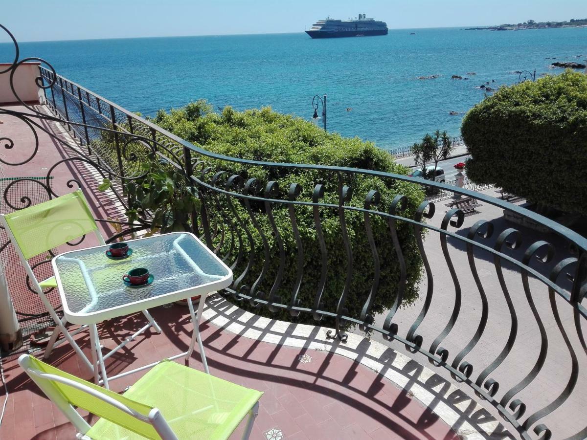 Plaza Giardini Naxos Exterior foto